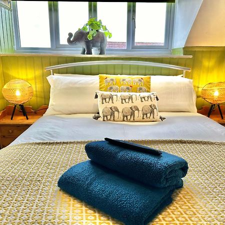 Lemur Lodge - Boutique Apartments - Short Stroll To The Beach Борнмут Екстер'єр фото