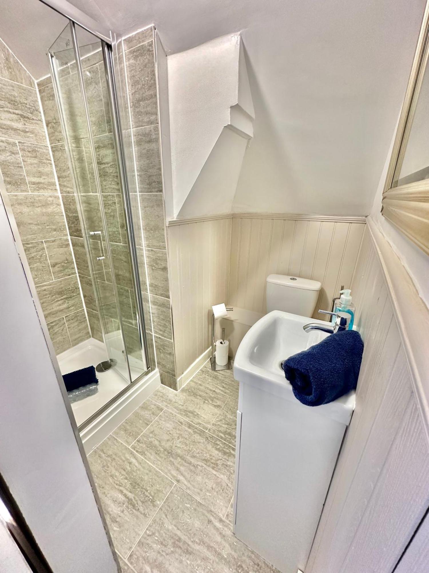 Lemur Lodge - Boutique Apartments - Short Stroll To The Beach Борнмут Екстер'єр фото