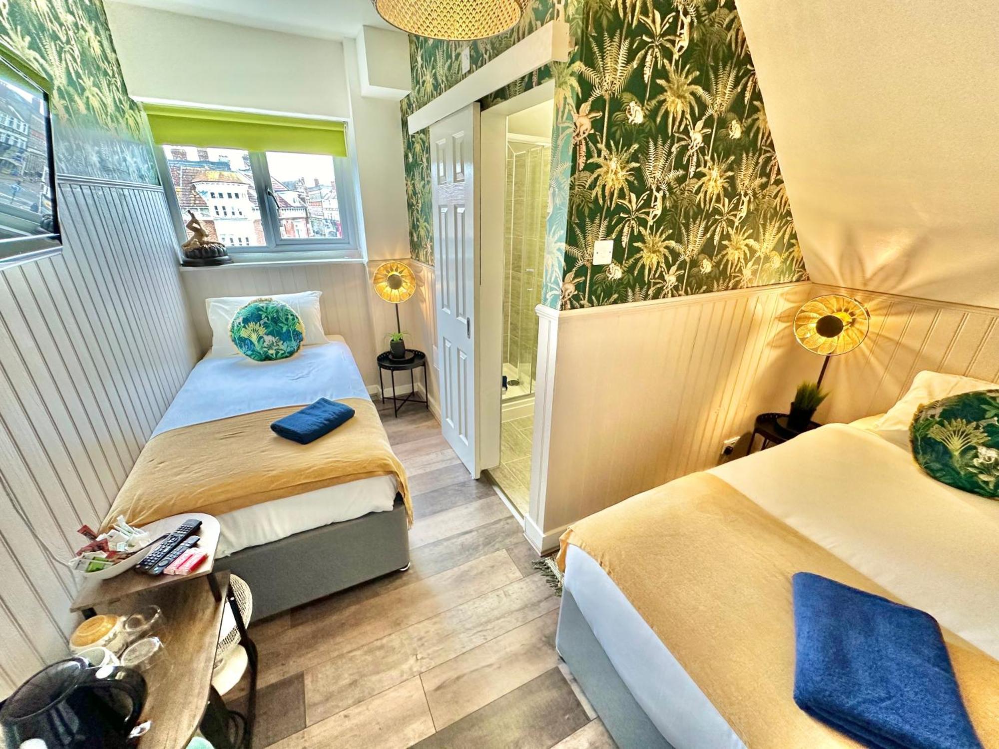Lemur Lodge - Boutique Apartments - Short Stroll To The Beach Борнмут Екстер'єр фото