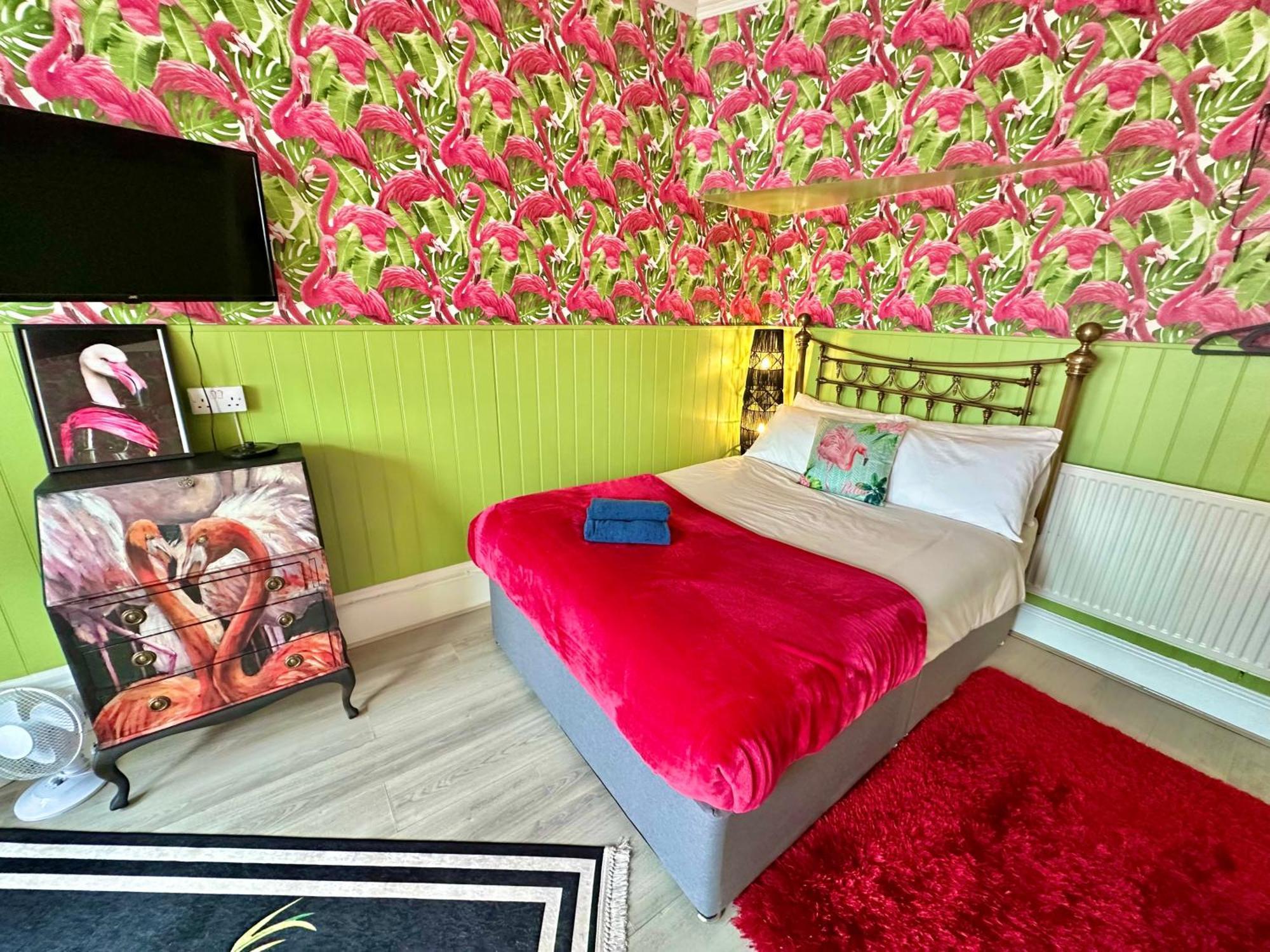 Lemur Lodge - Boutique Apartments - Short Stroll To The Beach Борнмут Екстер'єр фото