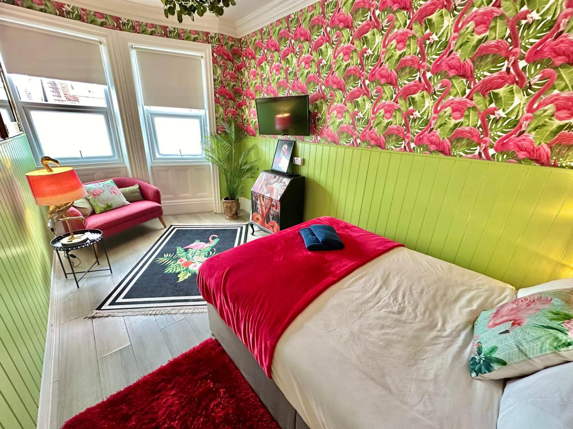 Lemur Lodge - Boutique Apartments - Short Stroll To The Beach Борнмут Екстер'єр фото