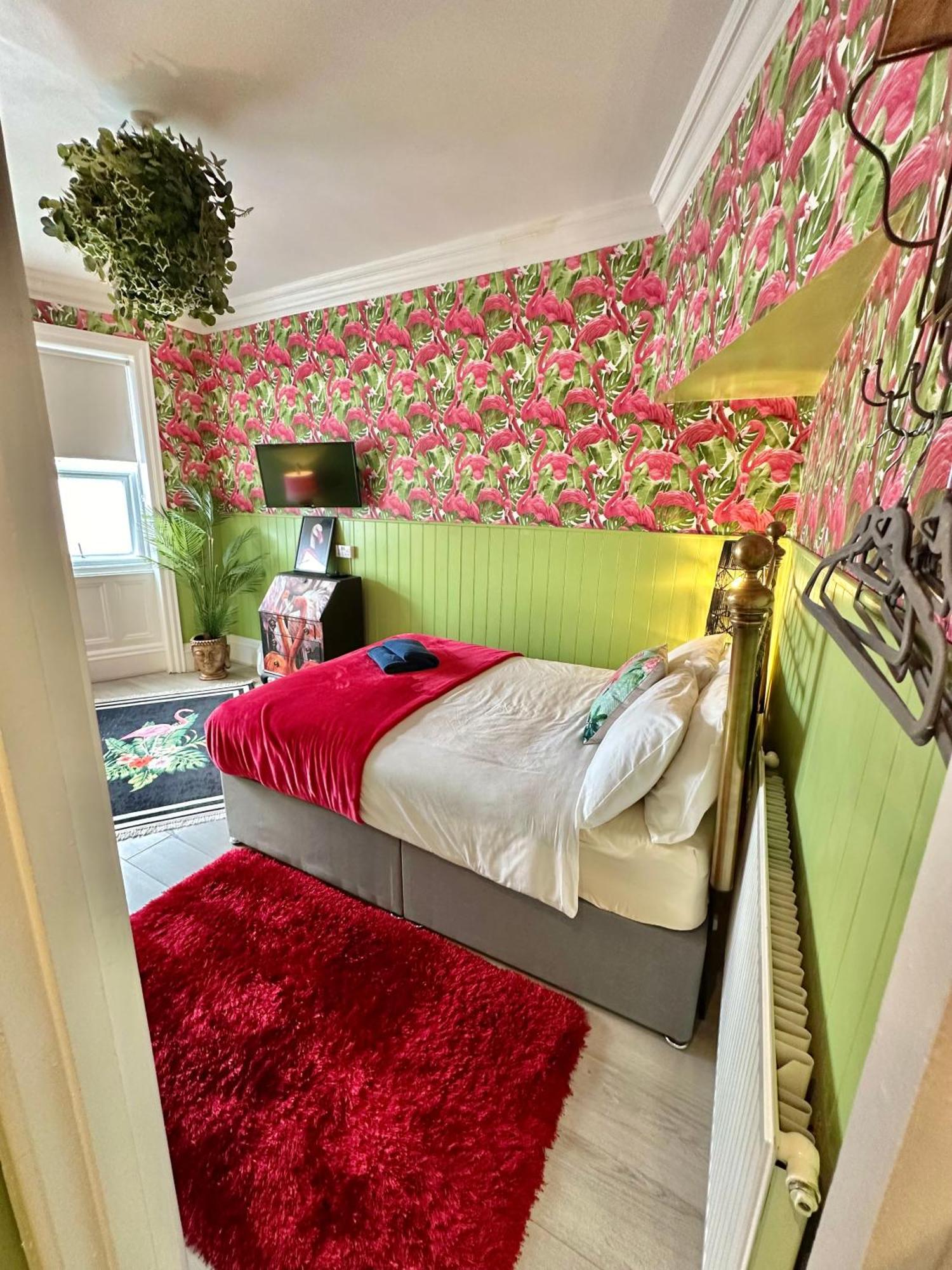 Lemur Lodge - Boutique Apartments - Short Stroll To The Beach Борнмут Екстер'єр фото