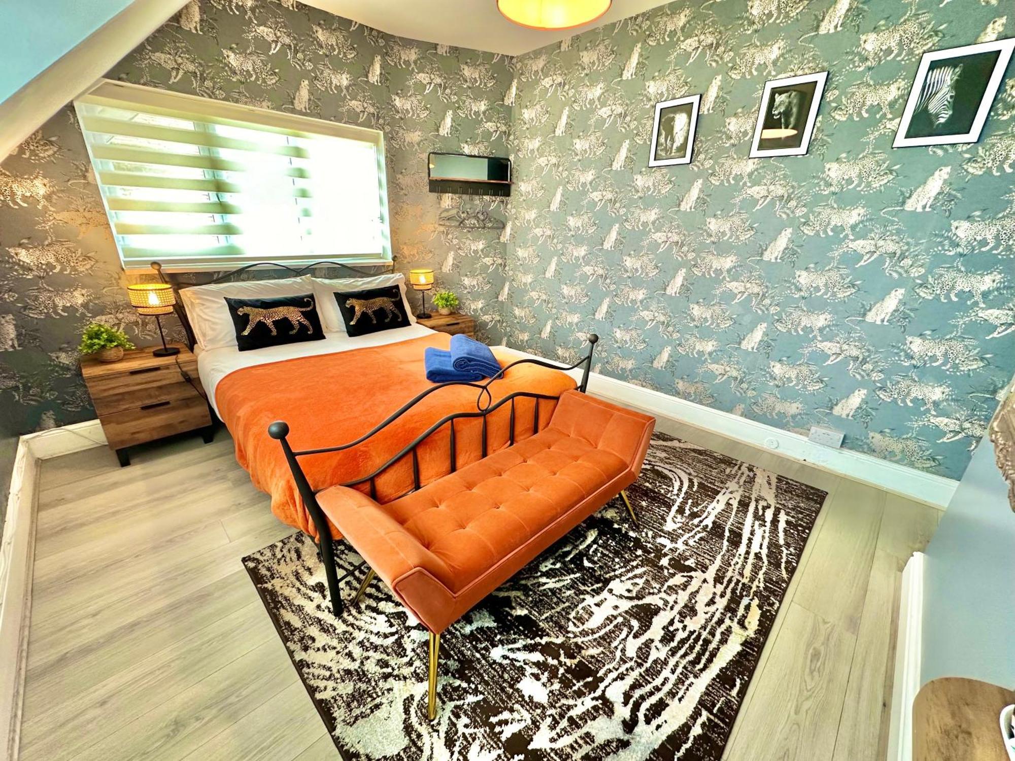Lemur Lodge - Boutique Apartments - Short Stroll To The Beach Борнмут Екстер'єр фото
